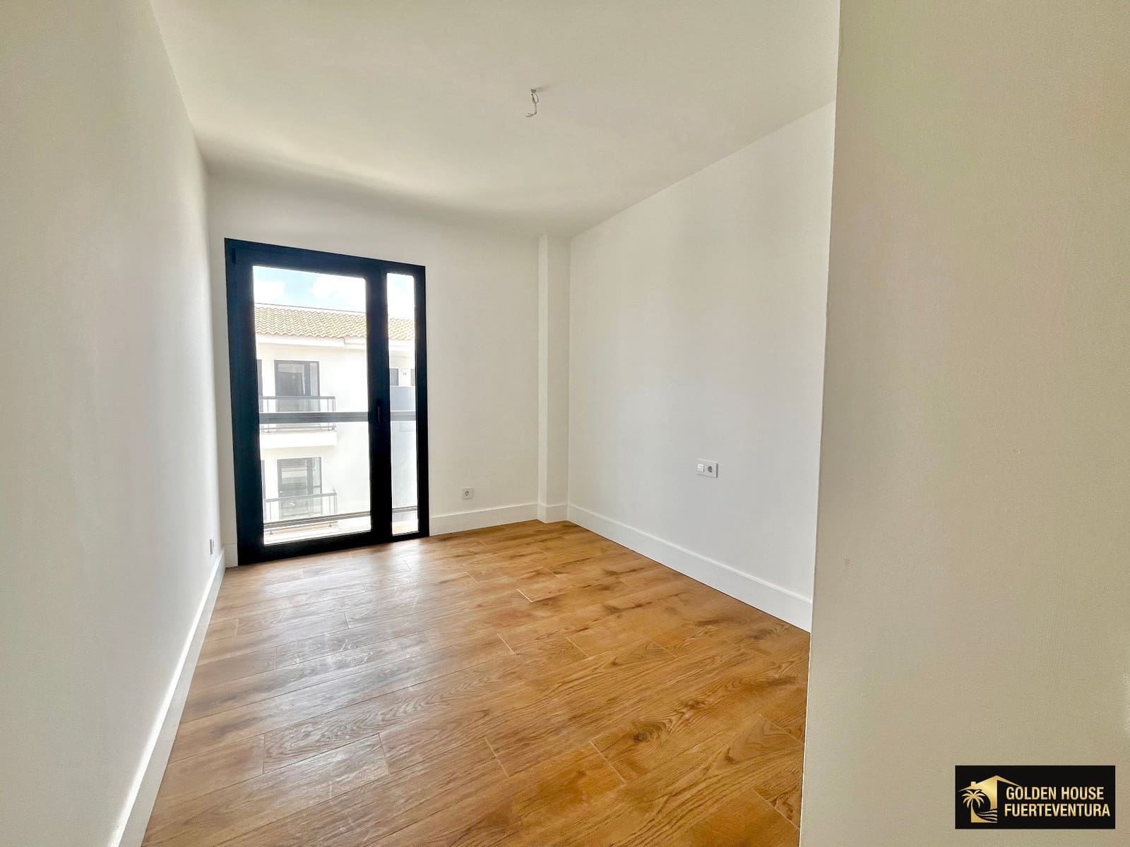 2 soveværelse Lejlighed til salg i Corralejo med swimmingpool garage - € 279.000 (Ref: 9868176)