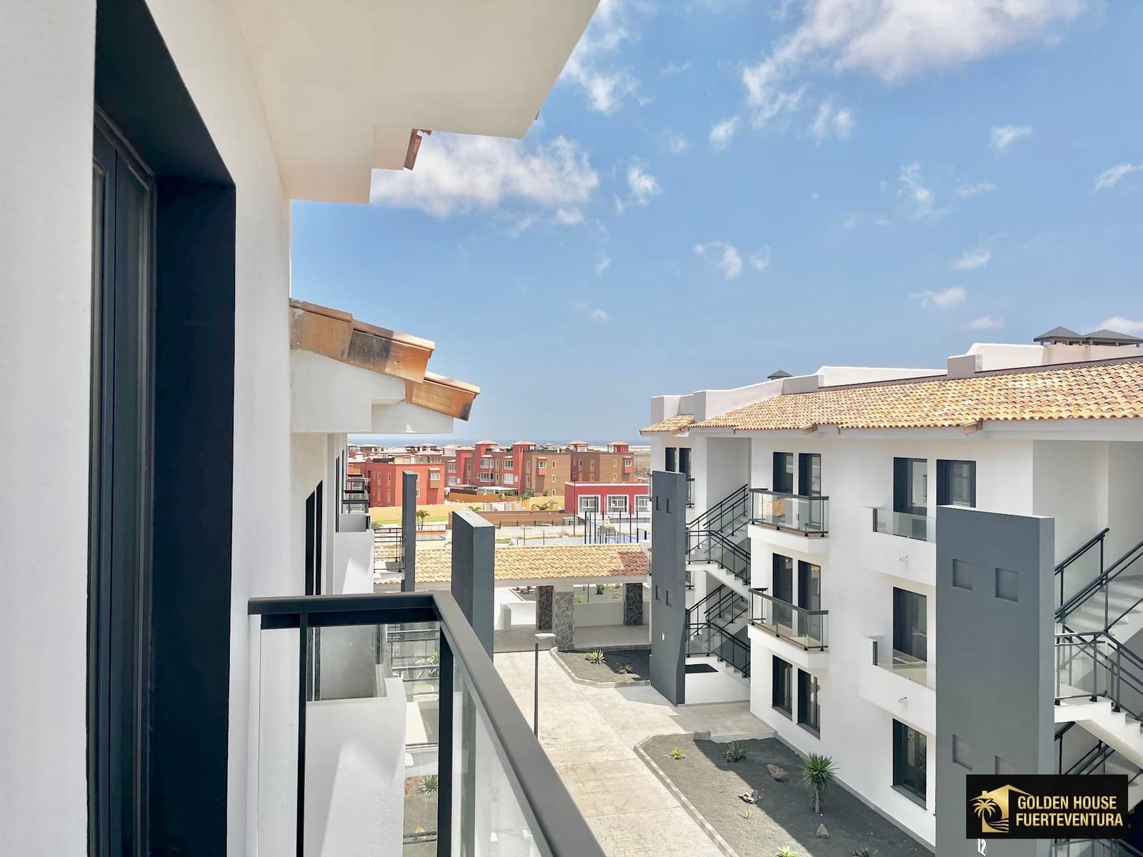 2 soveværelse Lejlighed til salg i Corralejo med swimmingpool garage - € 279.000 (Ref: 9868176)