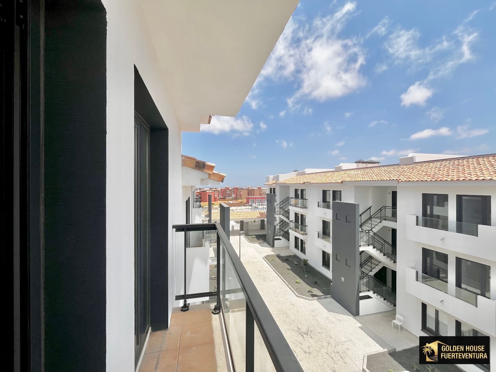 2 soveværelse Lejlighed til salg i Corralejo med swimmingpool garage - € 279.000 (Ref: 9868176)