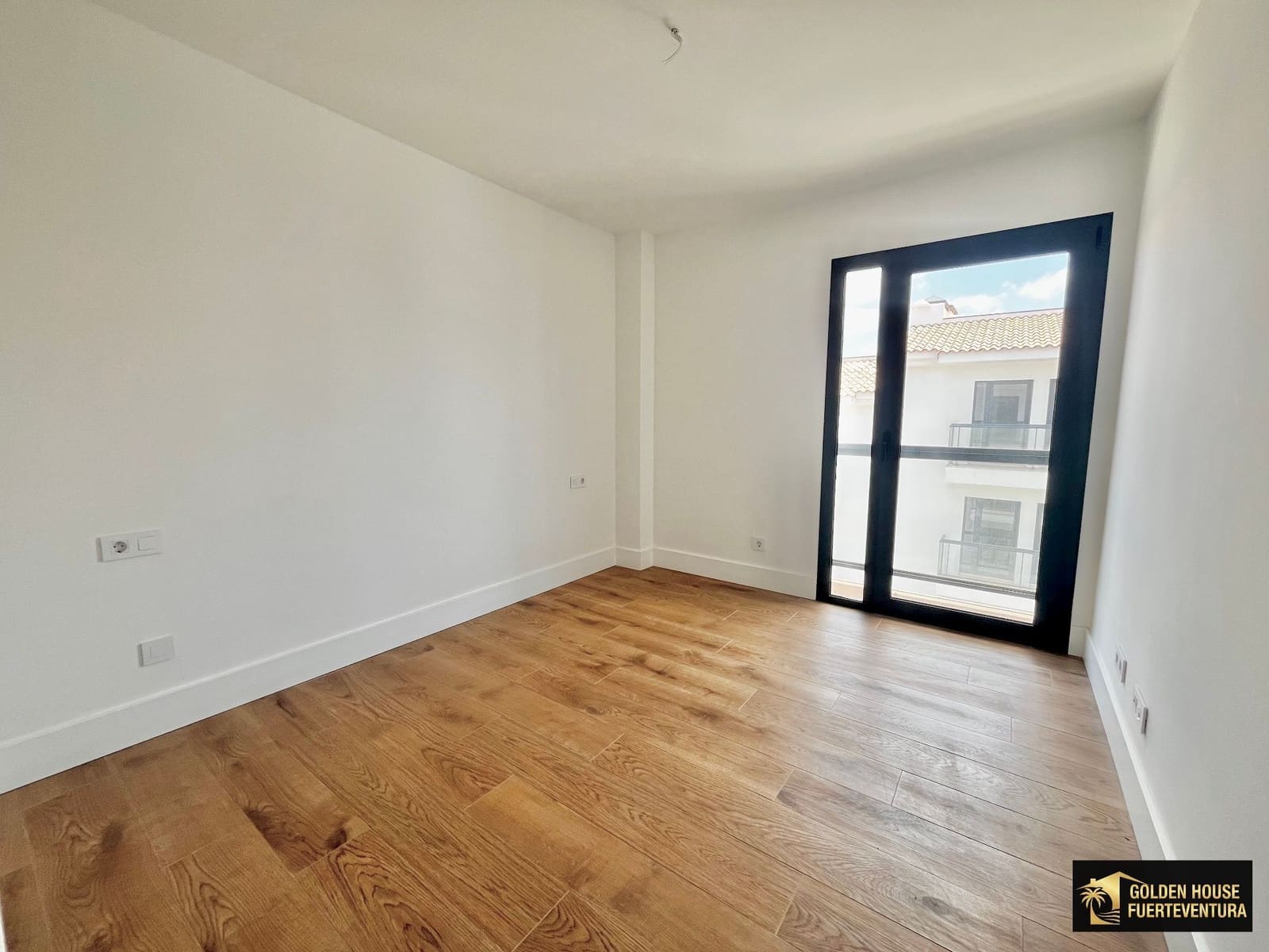 2 soveværelse Lejlighed til salg i Corralejo med swimmingpool garage - € 279.000 (Ref: 9868176)