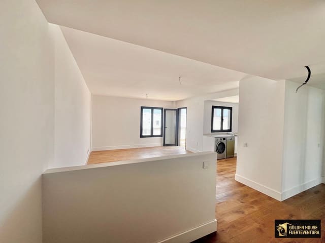 2 soveværelse Lejlighed til salg i Corralejo, La Oliva med swimmingpool garage - € 279.000 (Ref: 9868176)