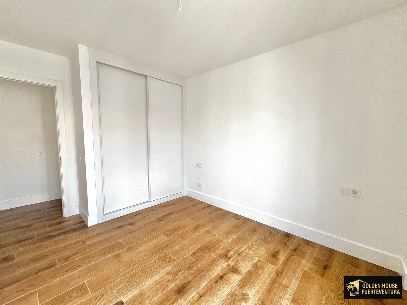 2 soveværelse Lejlighed til salg i Corralejo med swimmingpool garage - € 279.000 (Ref: 9868176)