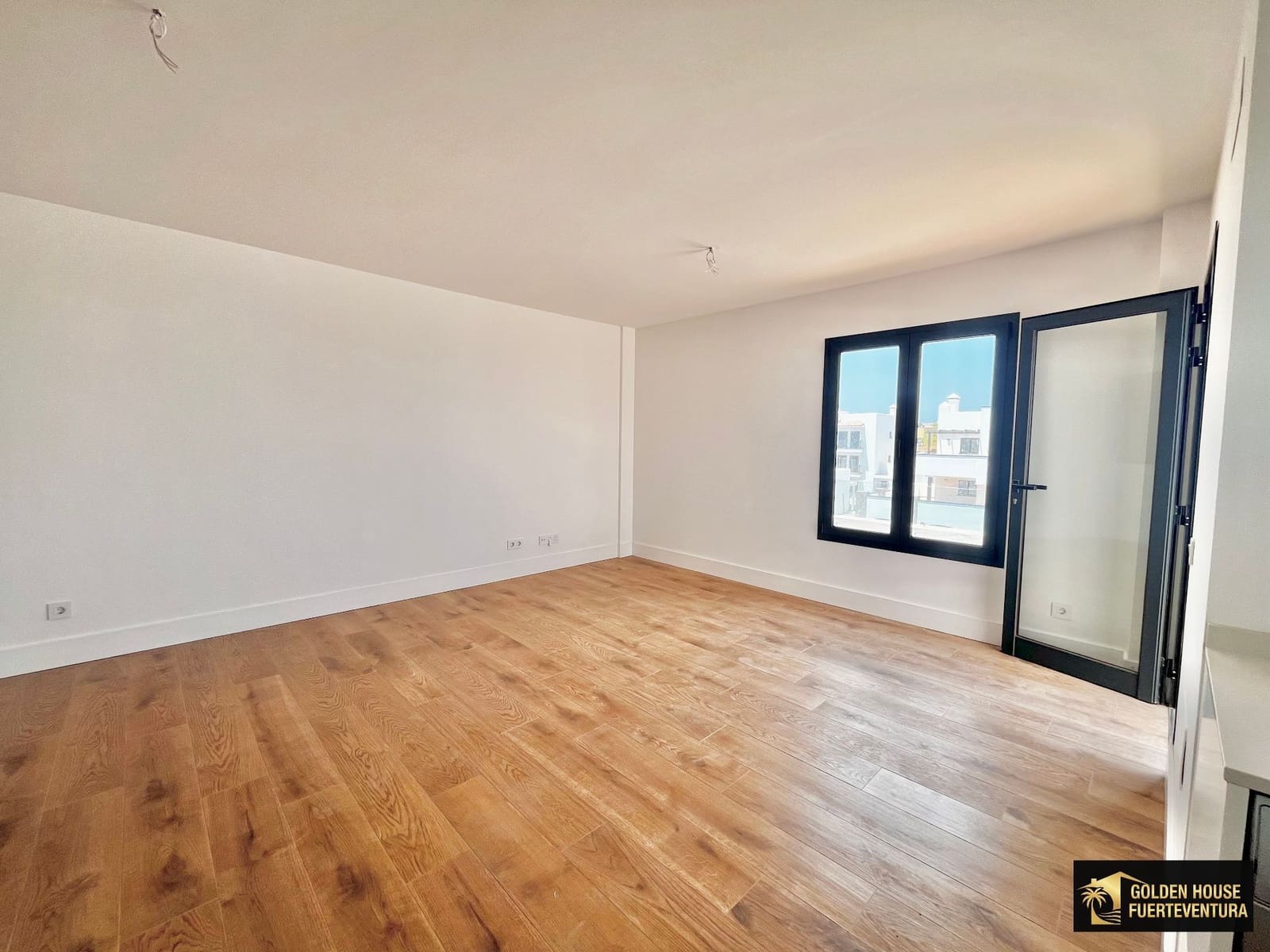 2 soveværelse Lejlighed til salg i Corralejo med swimmingpool garage - € 279.000 (Ref: 9868176)