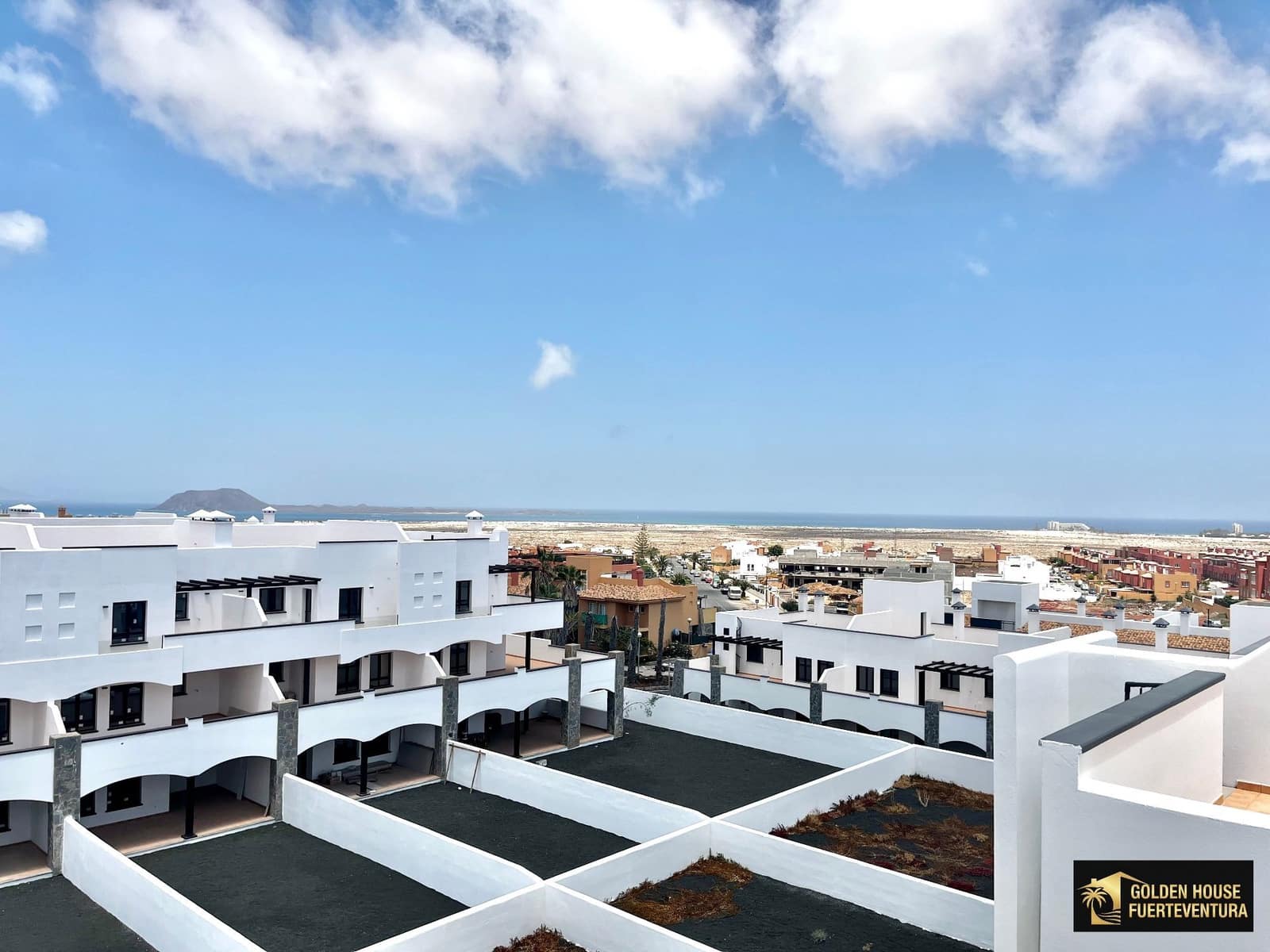 2 soveværelse Lejlighed til salg i Corralejo med swimmingpool garage - € 279.000 (Ref: 9868176)