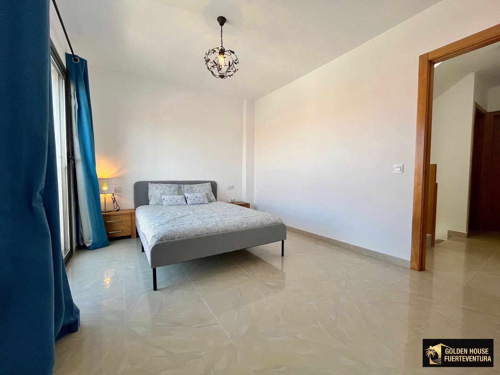 3 bedroom Villa for sale in Puerto del Rosario with garage - € 315,000 (Ref: 9877897)
