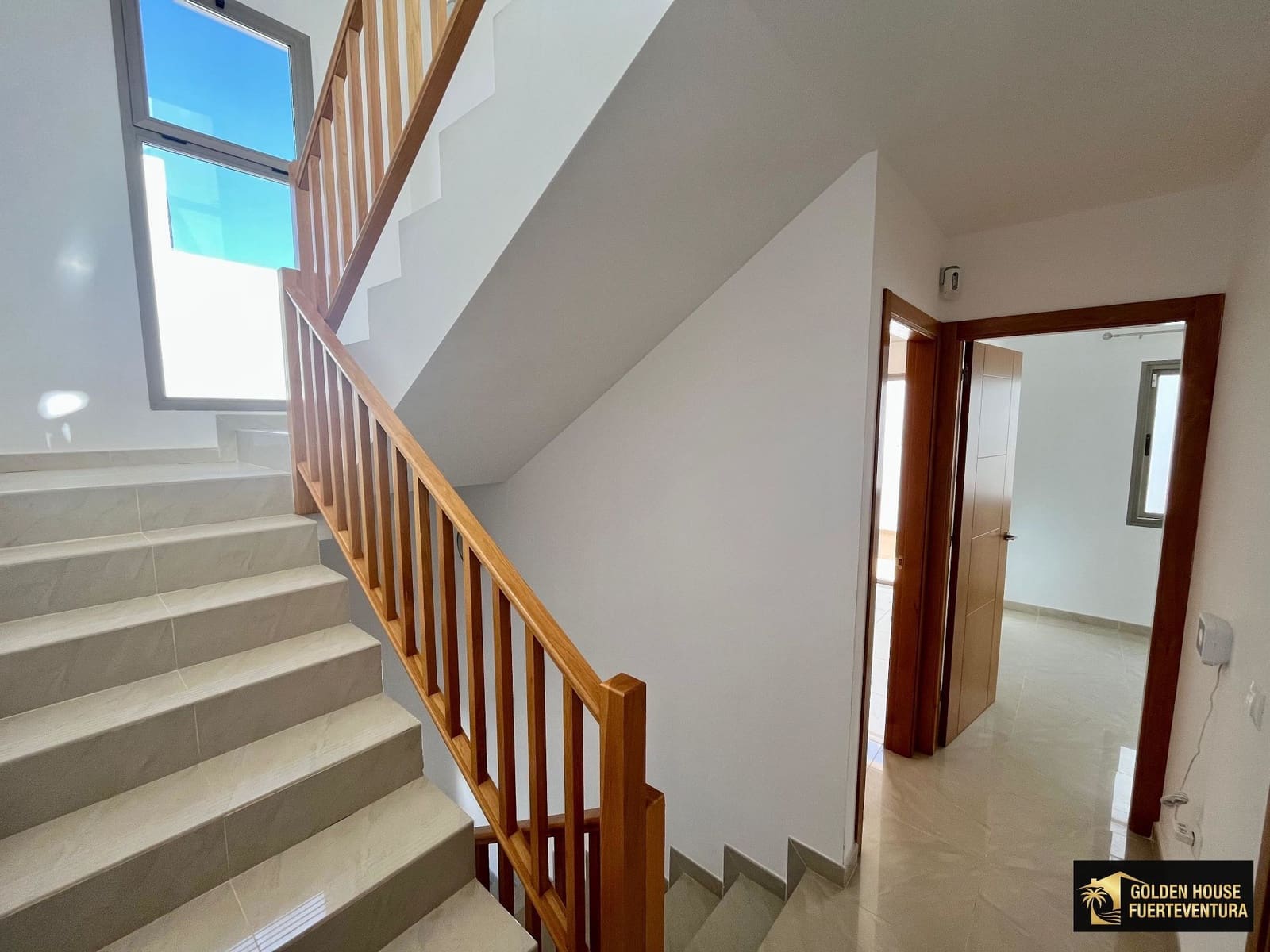 3 bedroom Villa for sale in Puerto del Rosario with garage - € 315,000 (Ref: 9877897)