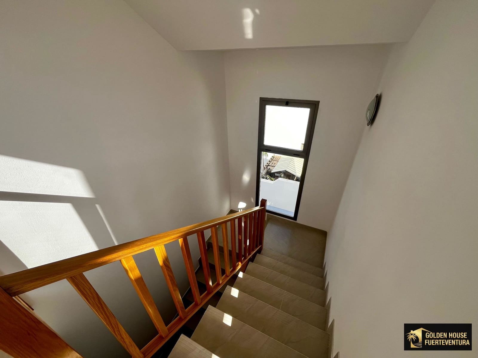 3 bedroom Villa for sale in Puerto del Rosario with garage - € 315,000 (Ref: 9877897)