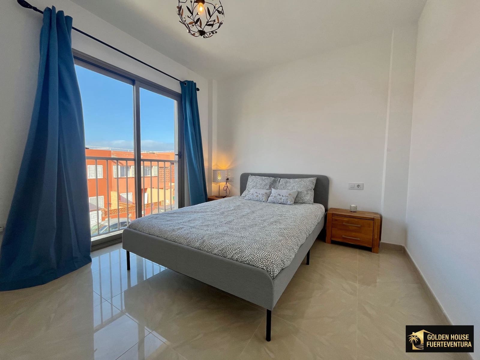 3 bedroom Villa for sale in Puerto del Rosario with garage - € 315,000 (Ref: 9877897)