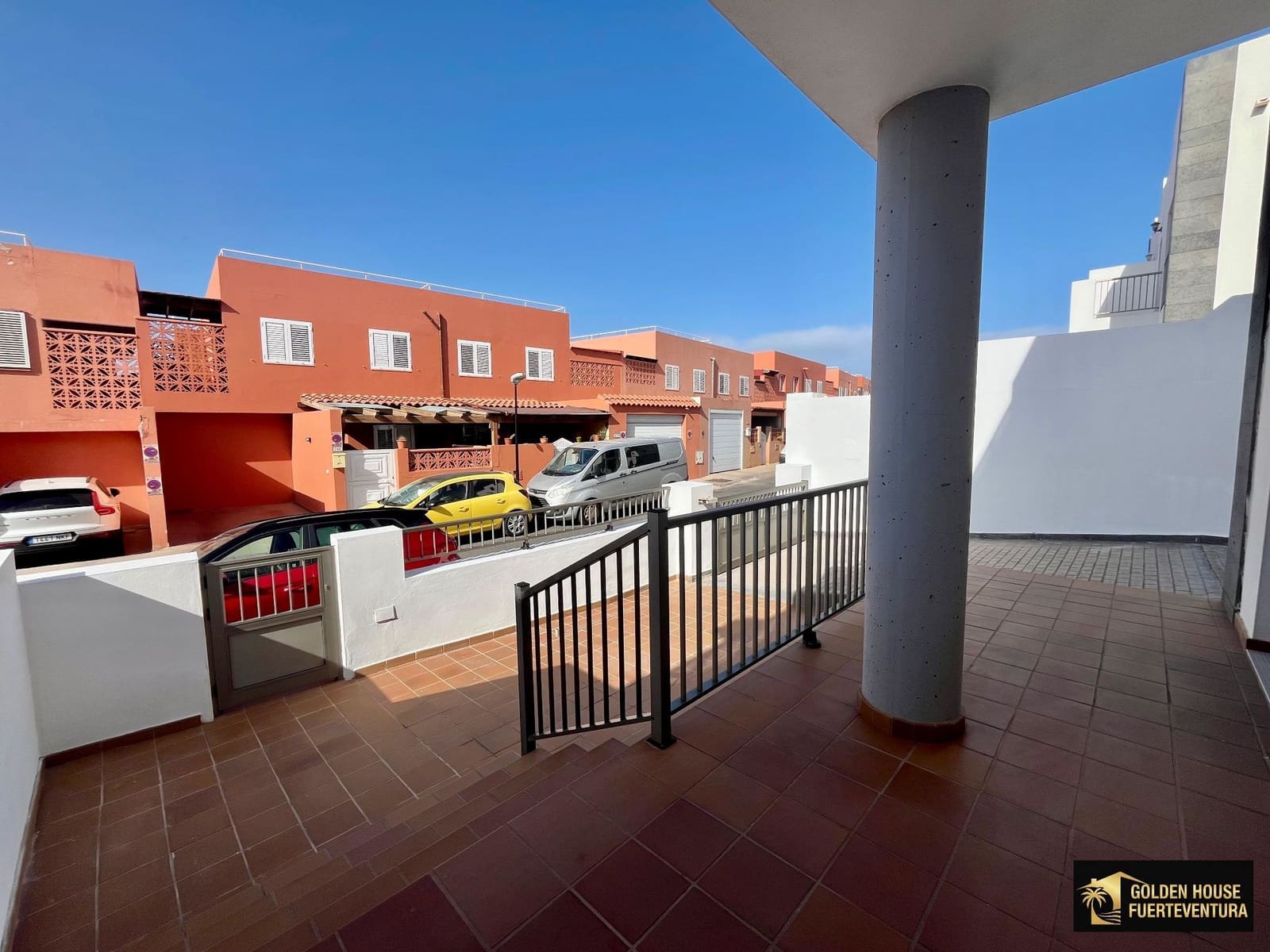 3 bedroom Villa for sale in Puerto del Rosario with garage - € 315,000 (Ref: 9877897)