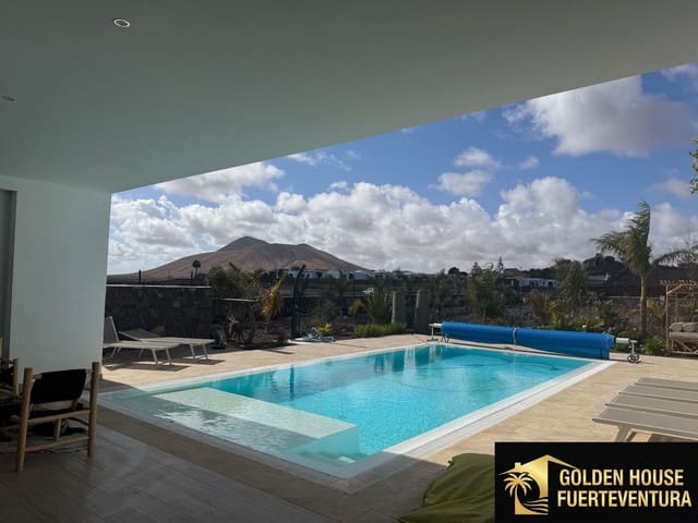 3 camera da letto Villa in vendita in Villaverde, La Oliva con piscina garage - 1.100.000 € (Rif: 9880569)