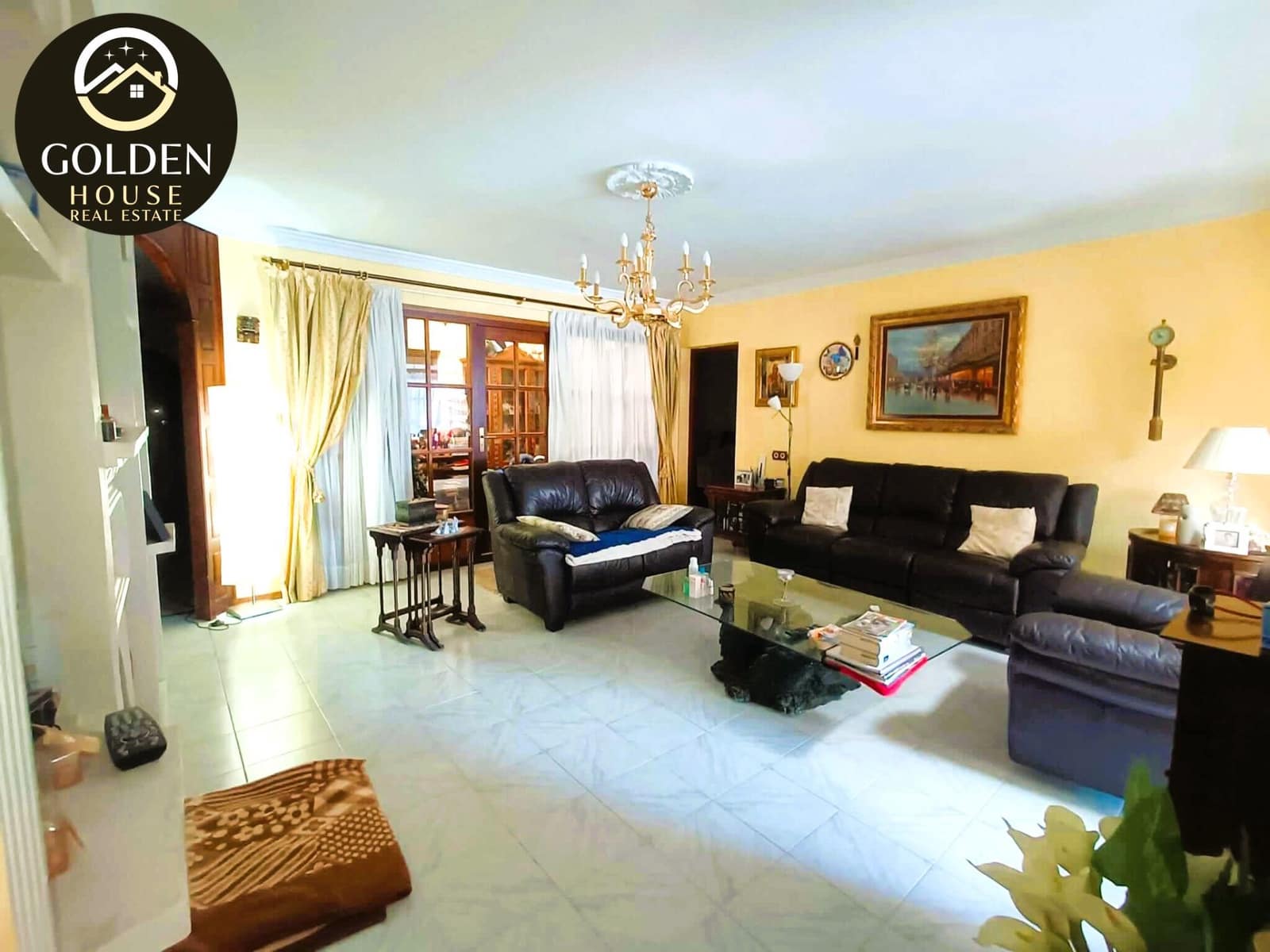 3 soveværelse Villa til salg i Parque Holandes med swimmingpool garage - € 740.000 (Ref: 9943893)