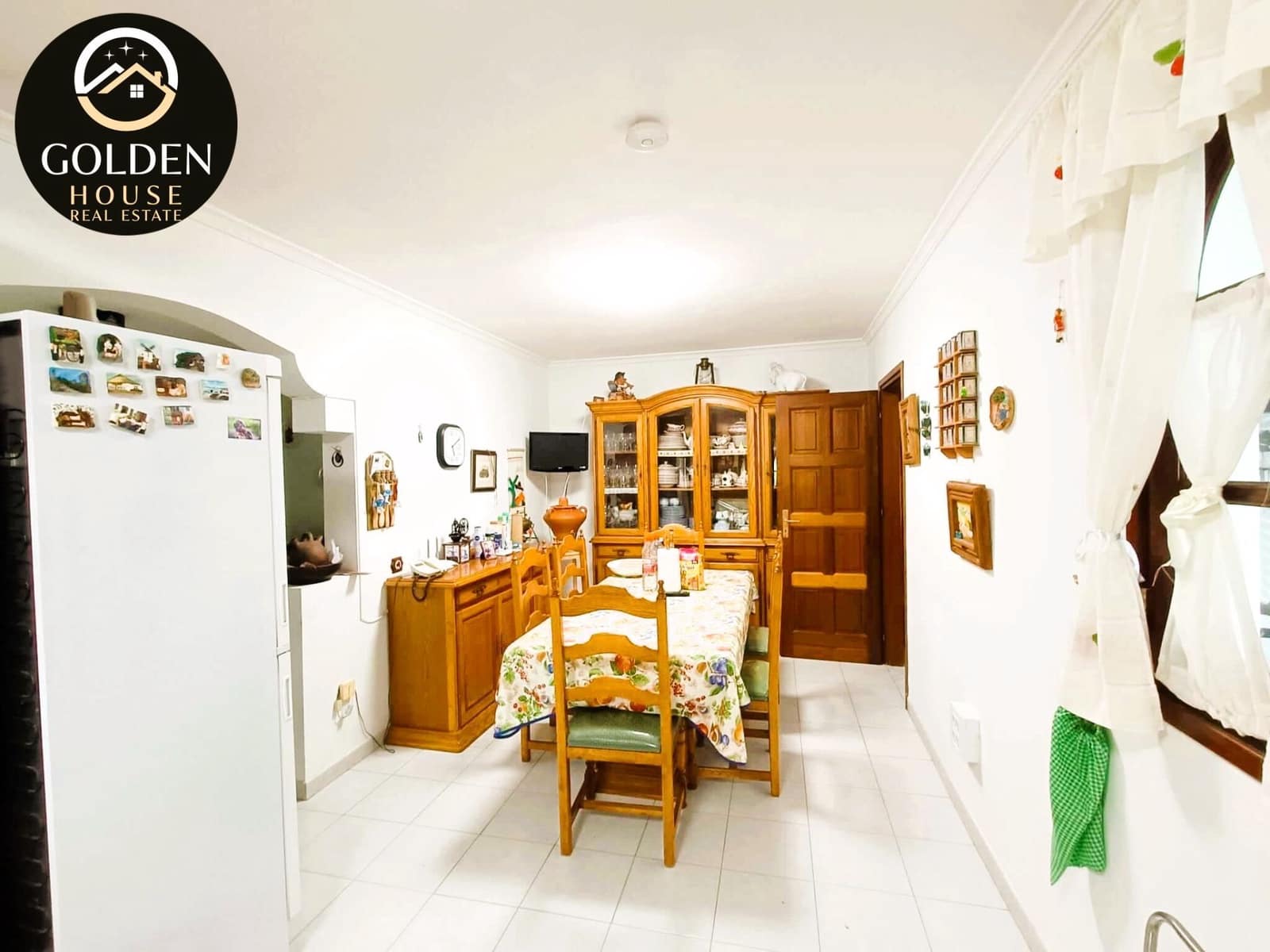 3 soveværelse Villa til salg i Parque Holandes med swimmingpool garage - € 740.000 (Ref: 9943893)