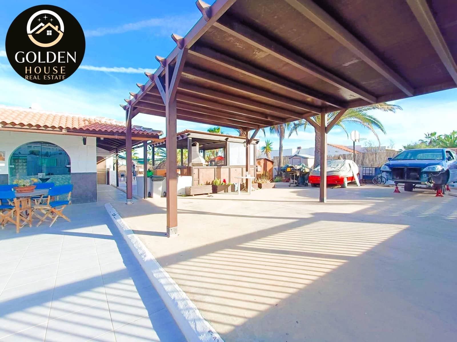 3 soveværelse Villa til salg i Parque Holandes med swimmingpool garage - € 740.000 (Ref: 9943893)