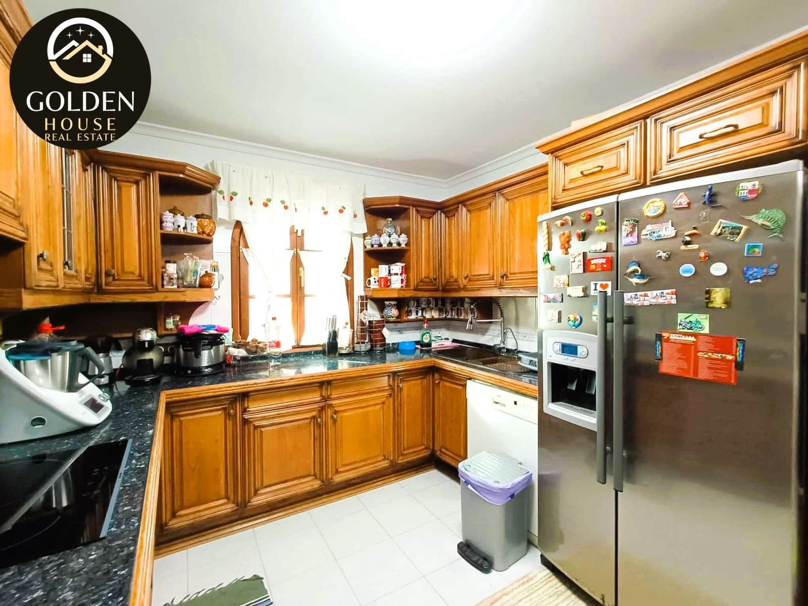 3 soveværelse Villa til salg i Parque Holandes med swimmingpool garage - € 740.000 (Ref: 9943893)