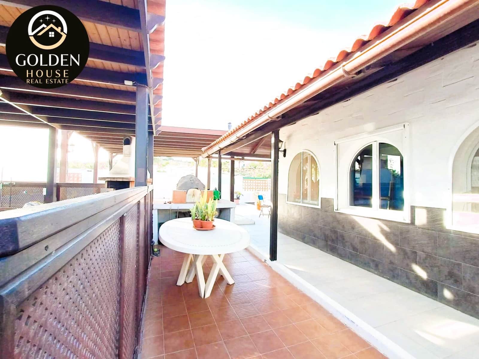 3 soveværelse Villa til salg i Parque Holandes med swimmingpool garage - € 740.000 (Ref: 9943893)