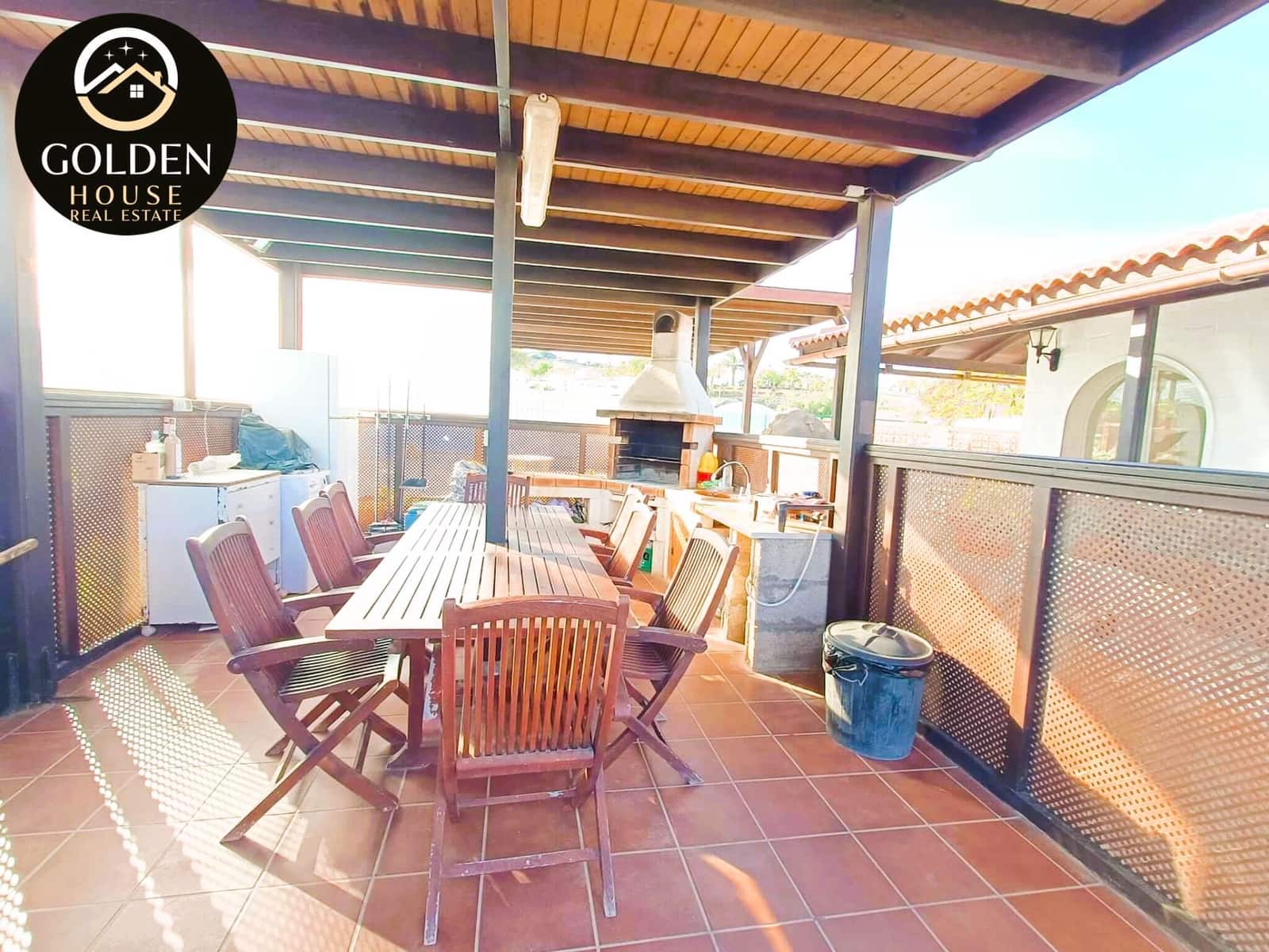 3 soveværelse Villa til salg i Parque Holandes med swimmingpool garage - € 740.000 (Ref: 9943893)