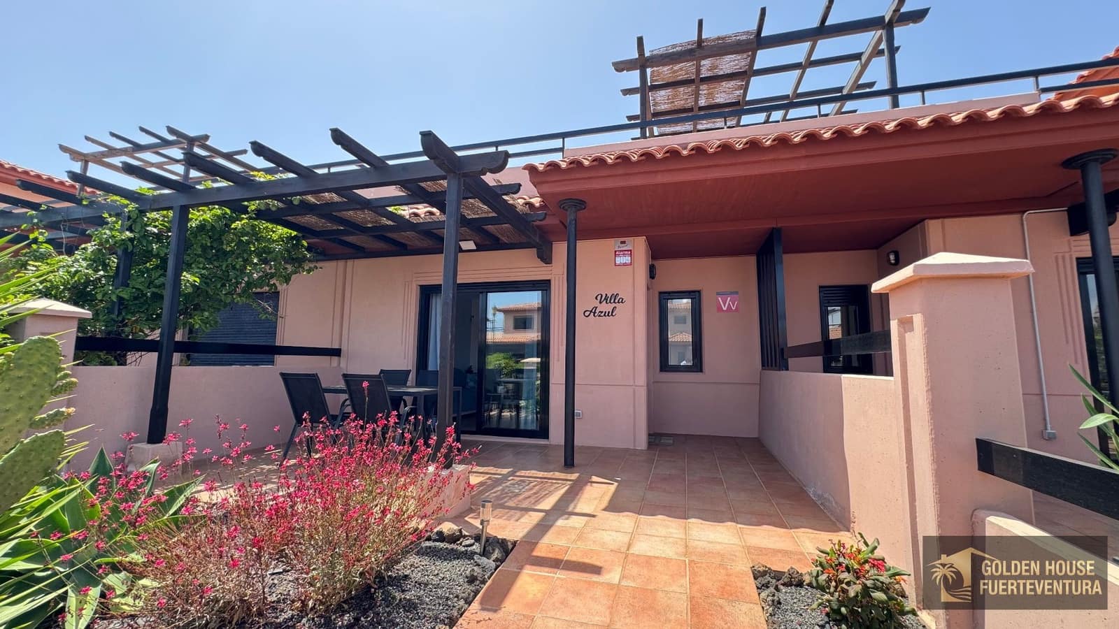 1 bedroom Villa for sale in Lajares with pool - € 199,000 (Ref: 9953727)