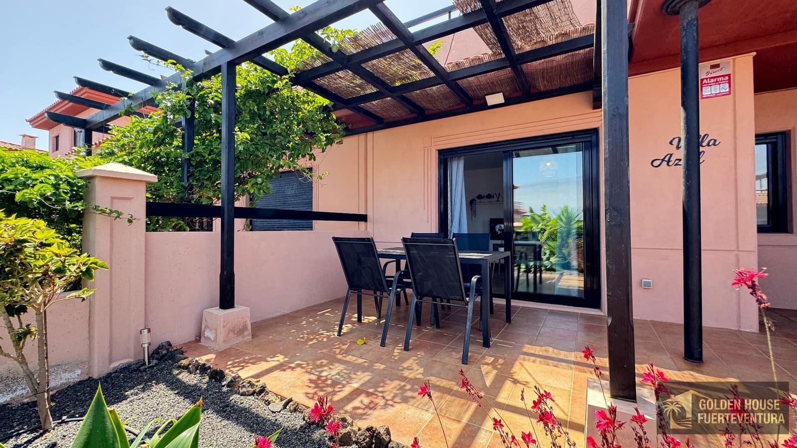 1 bedroom Villa for sale in Lajares with pool - € 199,000 (Ref: 9953727)