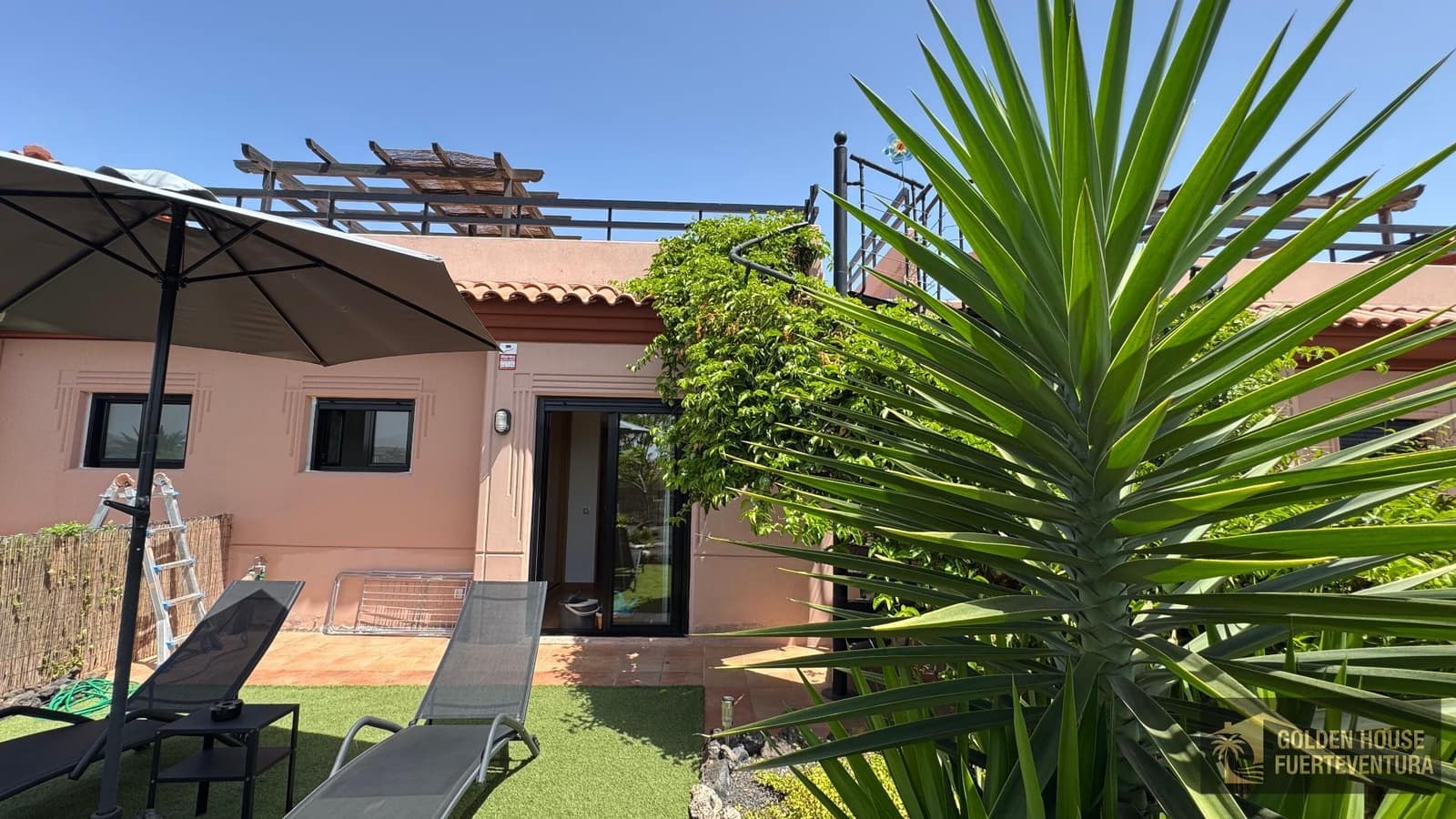 1 bedroom Villa for sale in Lajares with pool - € 199,000 (Ref: 9953727)