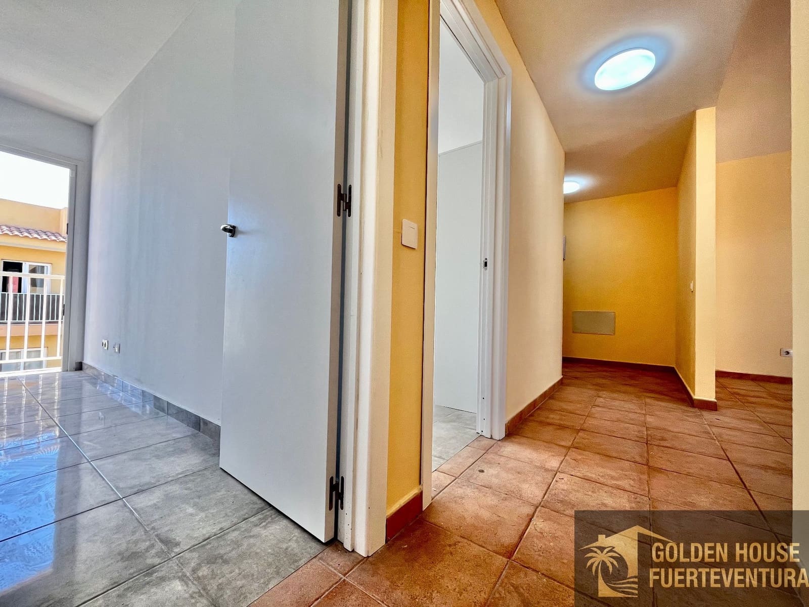 2 slaapkamer Flat te koop in Corralejo met zwembad garage - € 255.000 (Ref: 9961995)