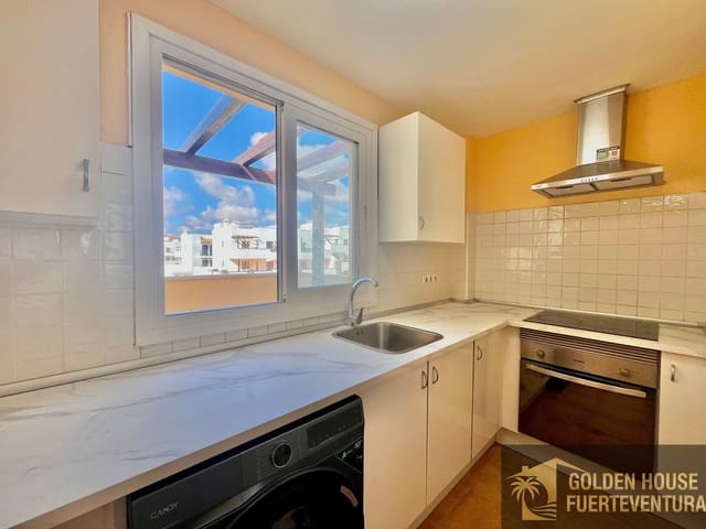 2 bedroom Flat for sale in Corralejo, La Oliva with pool garage - € 255,000 (Ref: 9961995)