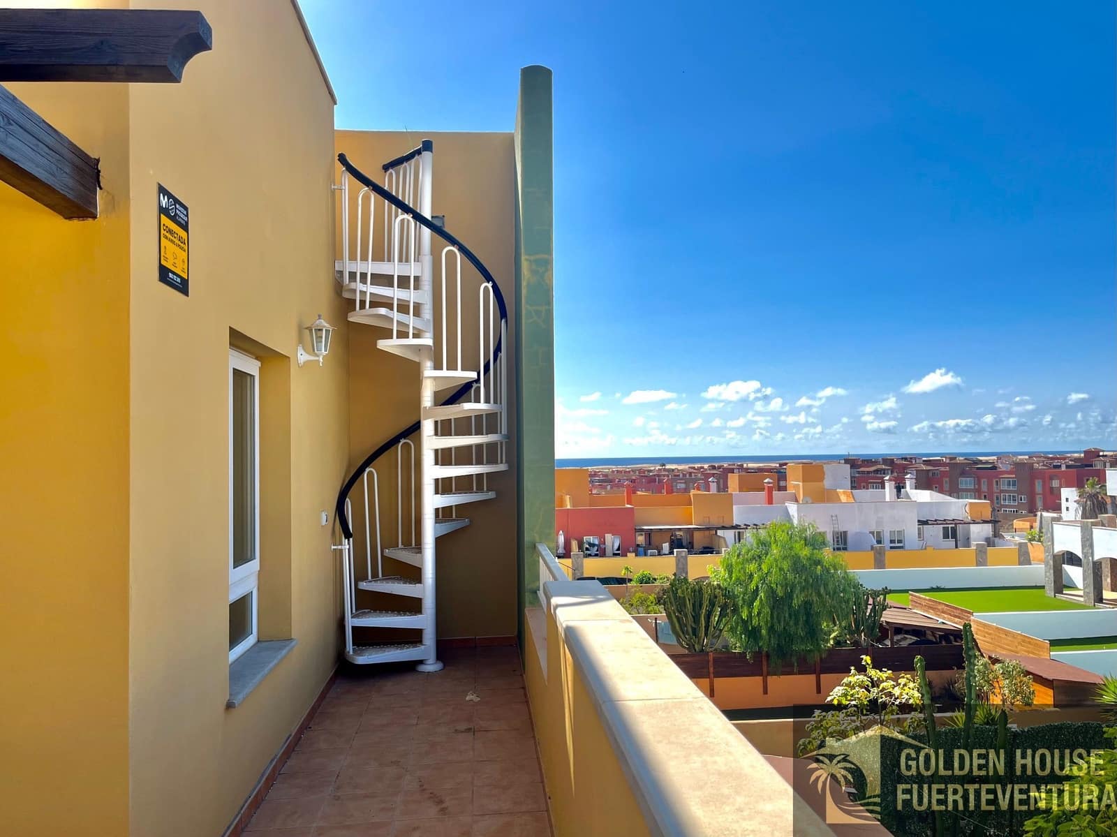 2 slaapkamer Flat te koop in Corralejo met zwembad garage - € 255.000 (Ref: 9961995)