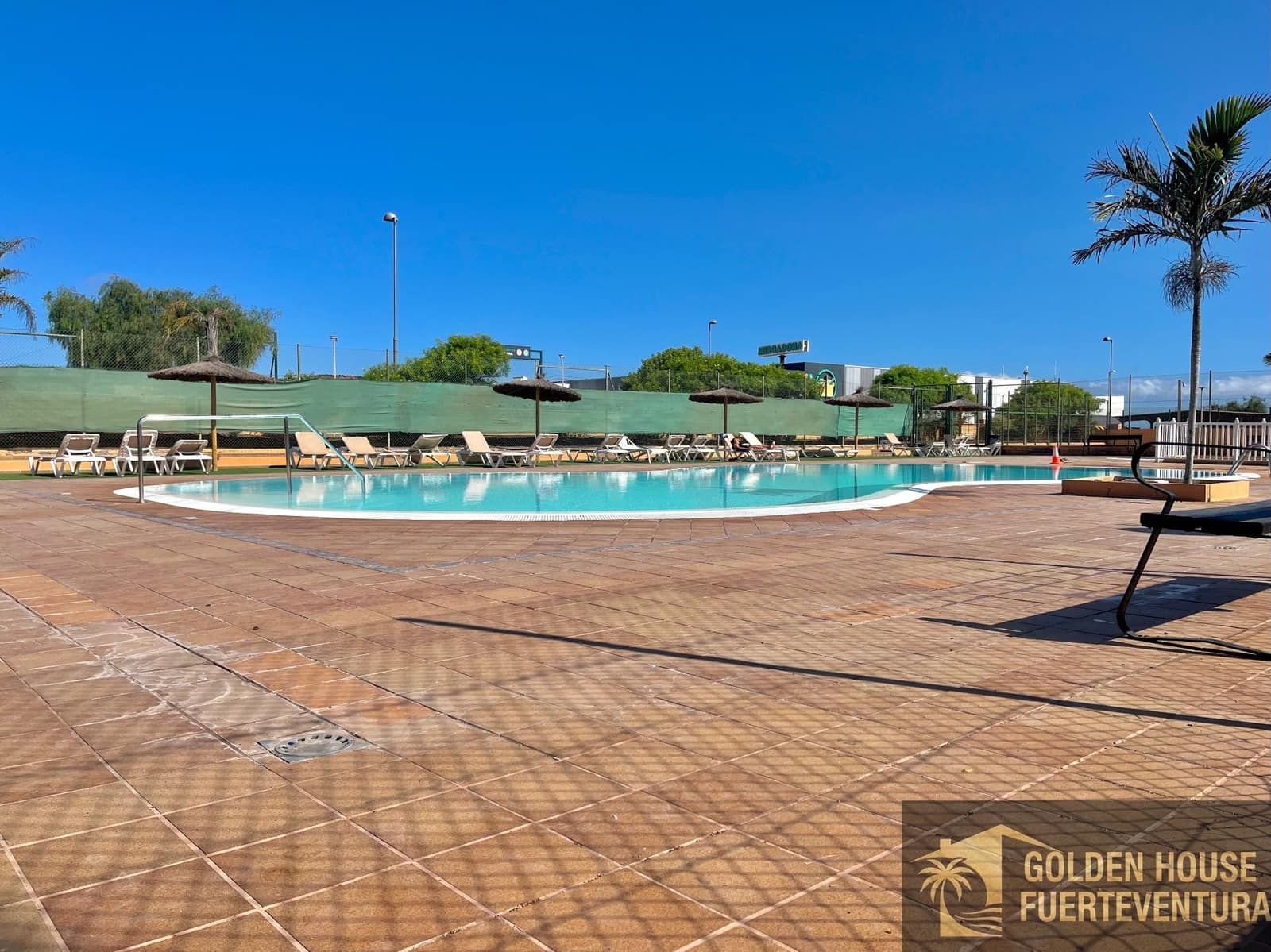 2 slaapkamer Flat te koop in Corralejo met zwembad garage - € 255.000 (Ref: 9961995)