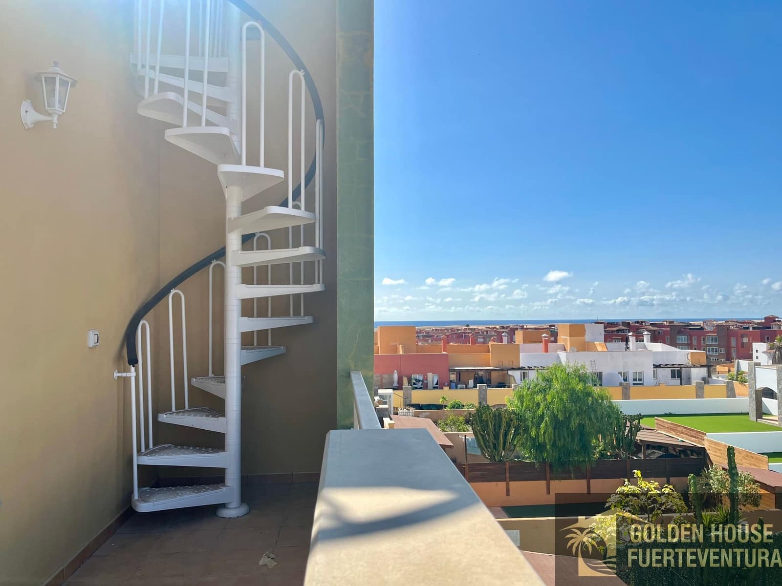 2 slaapkamer Flat te koop in Corralejo met zwembad garage - € 255.000 (Ref: 9961995)