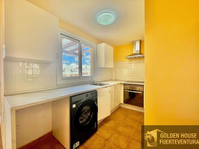 2 bedroom Flat for sale in Corralejo, La Oliva with pool garage - € 255,000 (Ref: 9961995)