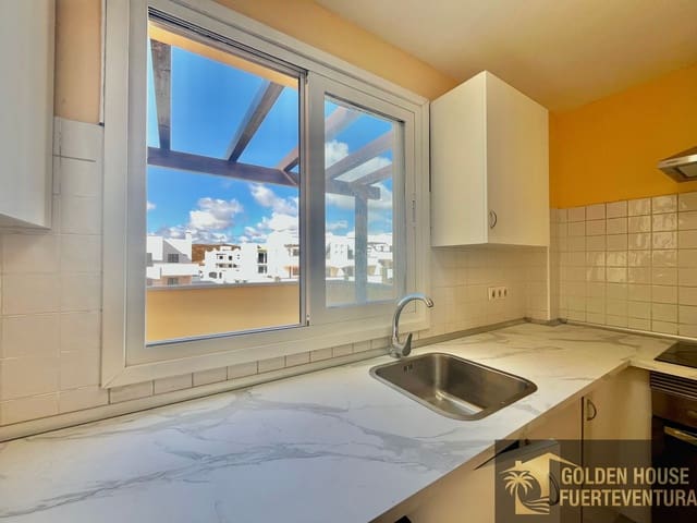 2 bedroom Flat for sale in Corralejo, La Oliva with pool garage - € 255,000 (Ref: 9961995)