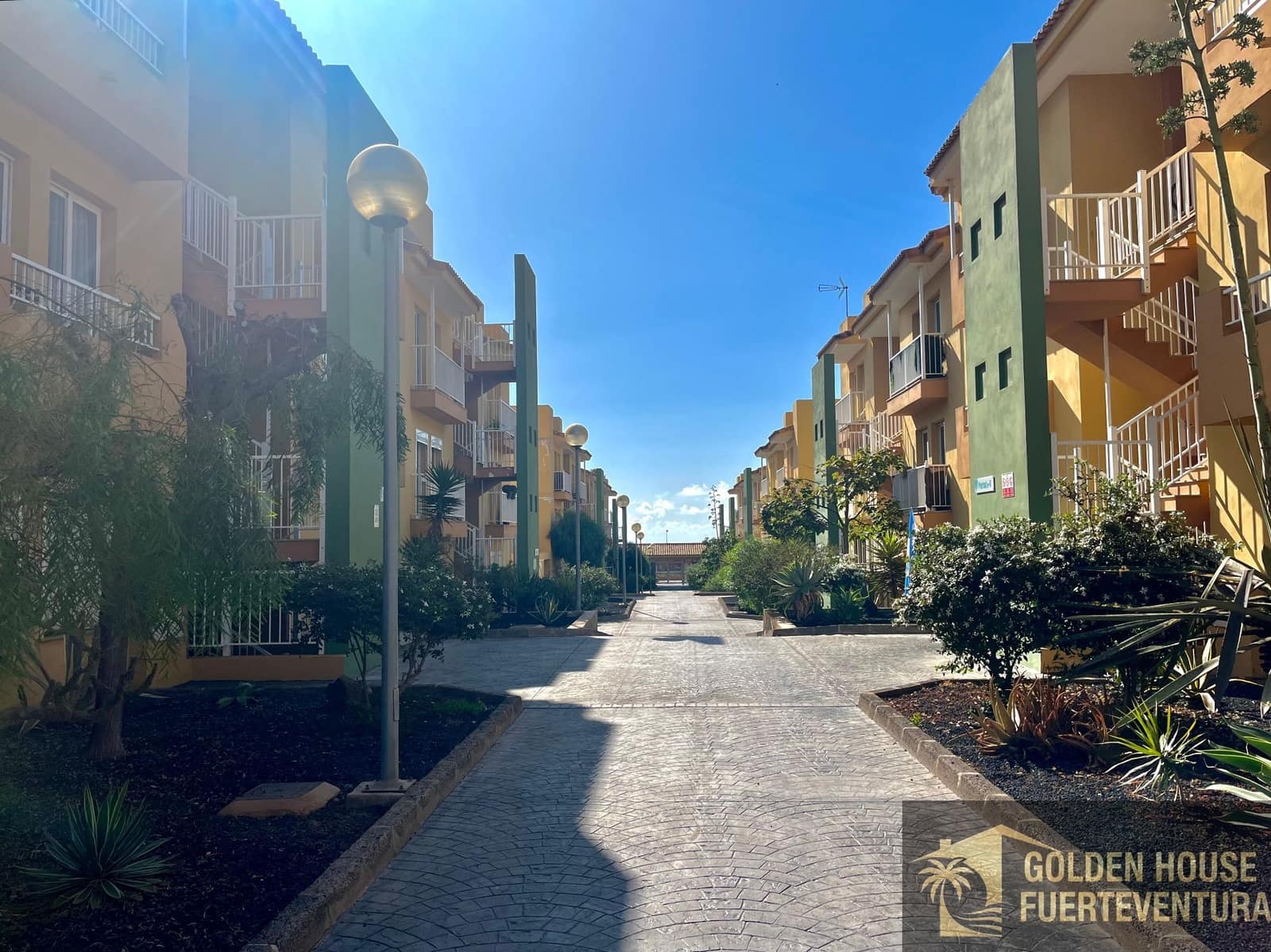 2 slaapkamer Flat te koop in Corralejo met zwembad garage - € 255.000 (Ref: 9961995)