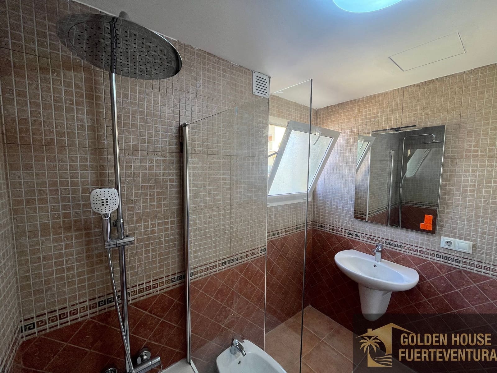 2 slaapkamer Flat te koop in Corralejo met zwembad garage - € 255.000 (Ref: 9961995)