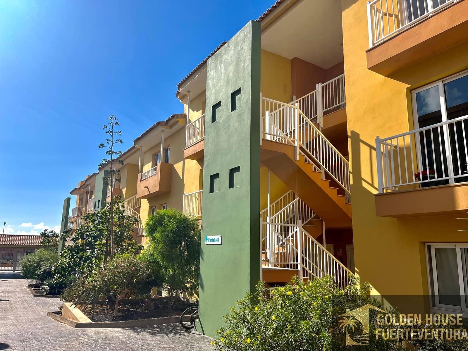 2 slaapkamer Flat te koop in Corralejo met zwembad garage - € 255.000 (Ref: 9961995)