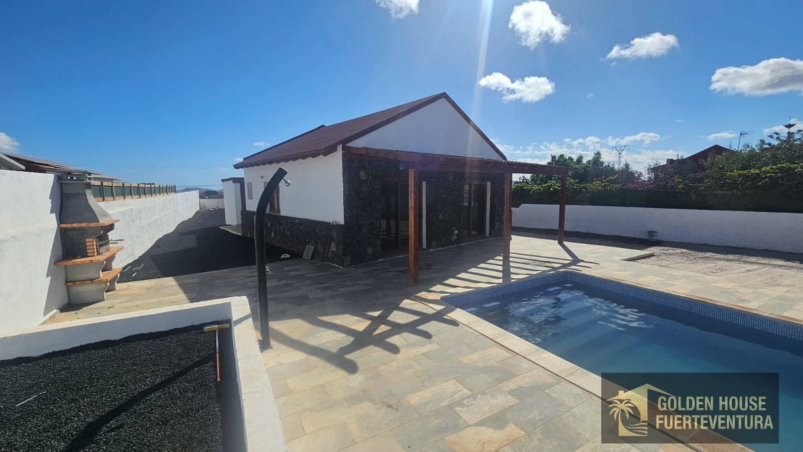 2 Zimmer Villa zu verkaufen in Antigua mit Pool Garage - 290.000 € (Ref: 9961996)