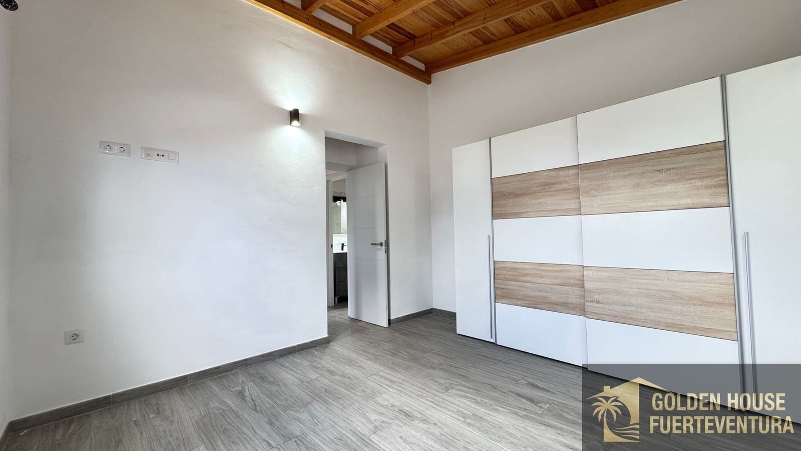 2 Zimmer Villa zu verkaufen in Antigua mit Pool Garage - 290.000 € (Ref: 9961996)
