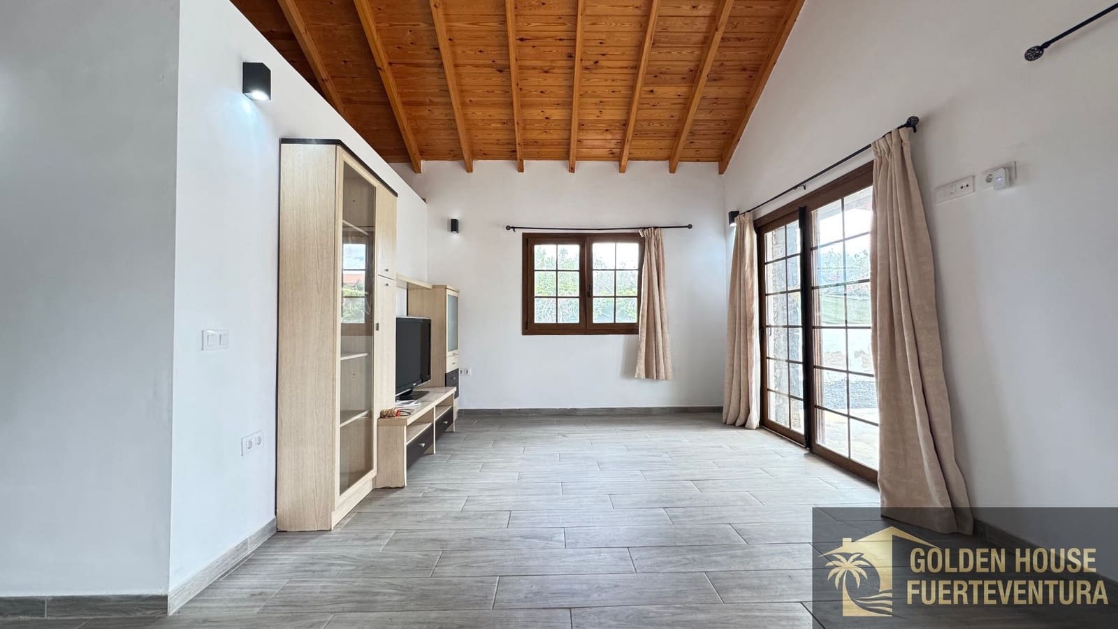2 Zimmer Villa zu verkaufen in Antigua mit Pool Garage - 290.000 € (Ref: 9961996)