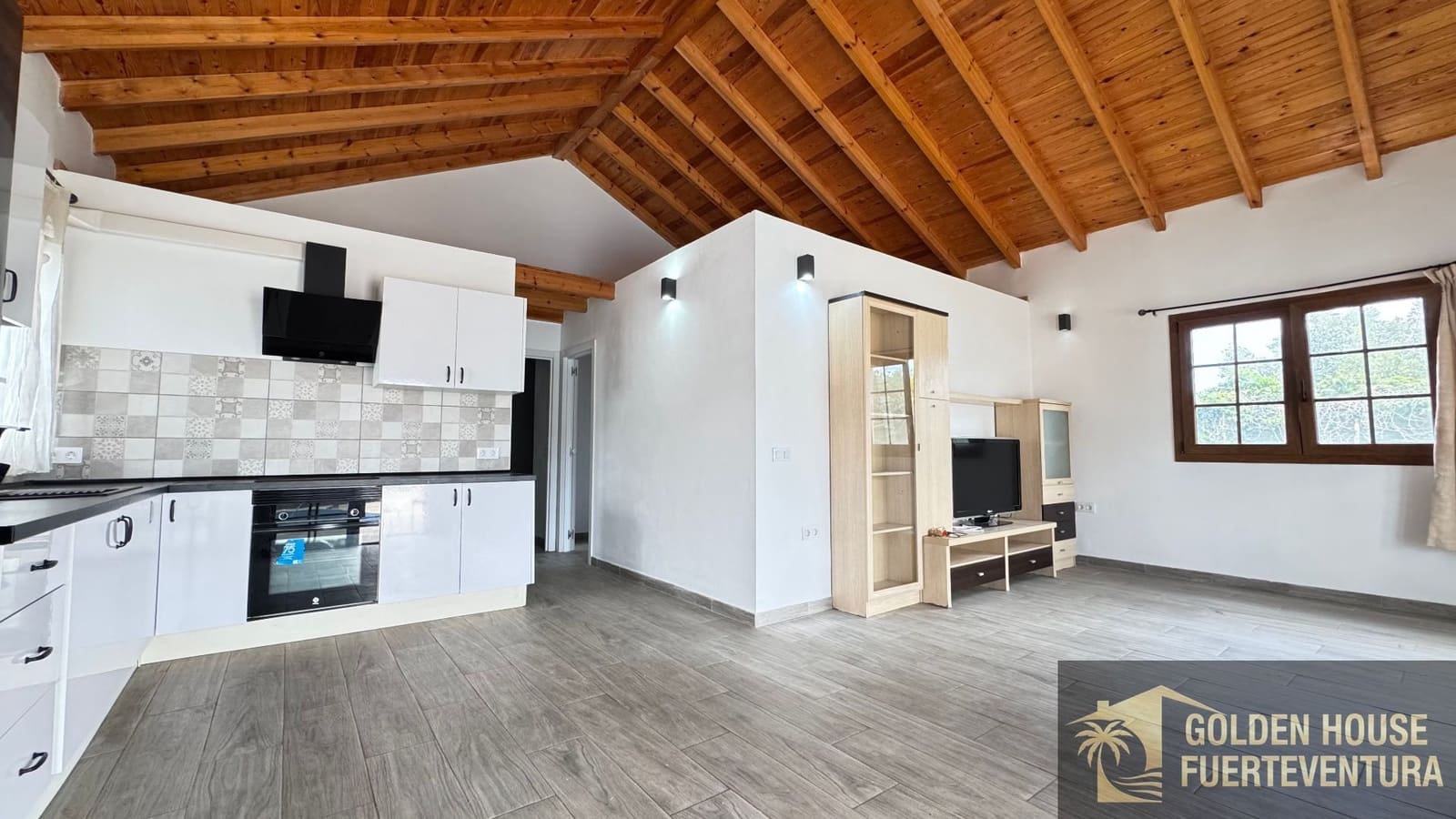 2 Zimmer Villa zu verkaufen in Antigua mit Pool Garage - 290.000 € (Ref: 9961996)