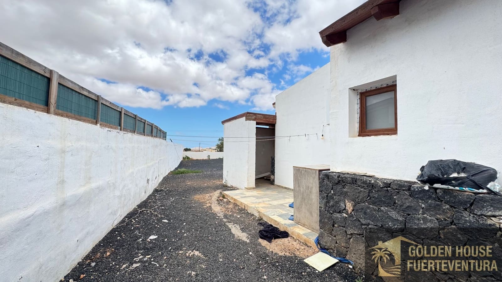 2 Zimmer Villa zu verkaufen in Antigua mit Pool Garage - 290.000 € (Ref: 9961996)
