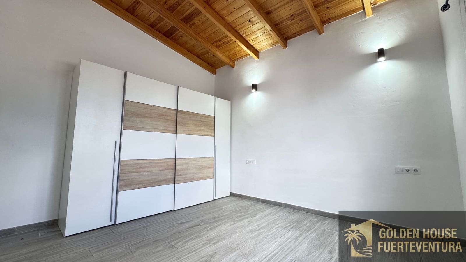 2 Zimmer Villa zu verkaufen in Antigua mit Pool Garage - 290.000 € (Ref: 9961996)