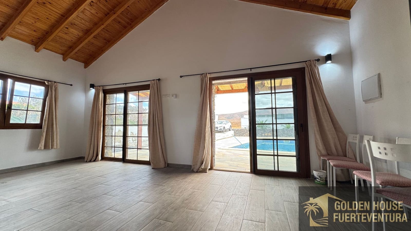 2 Zimmer Villa zu verkaufen in Antigua mit Pool Garage - 290.000 € (Ref: 9961996)