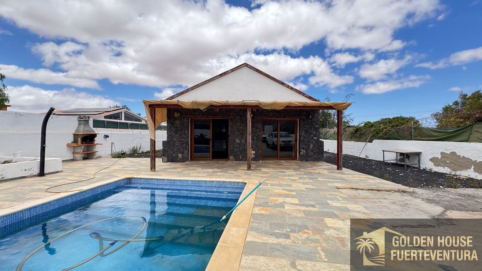 2 Zimmer Villa zu verkaufen in Antigua mit Pool Garage - 290.000 € (Ref: 9961996)