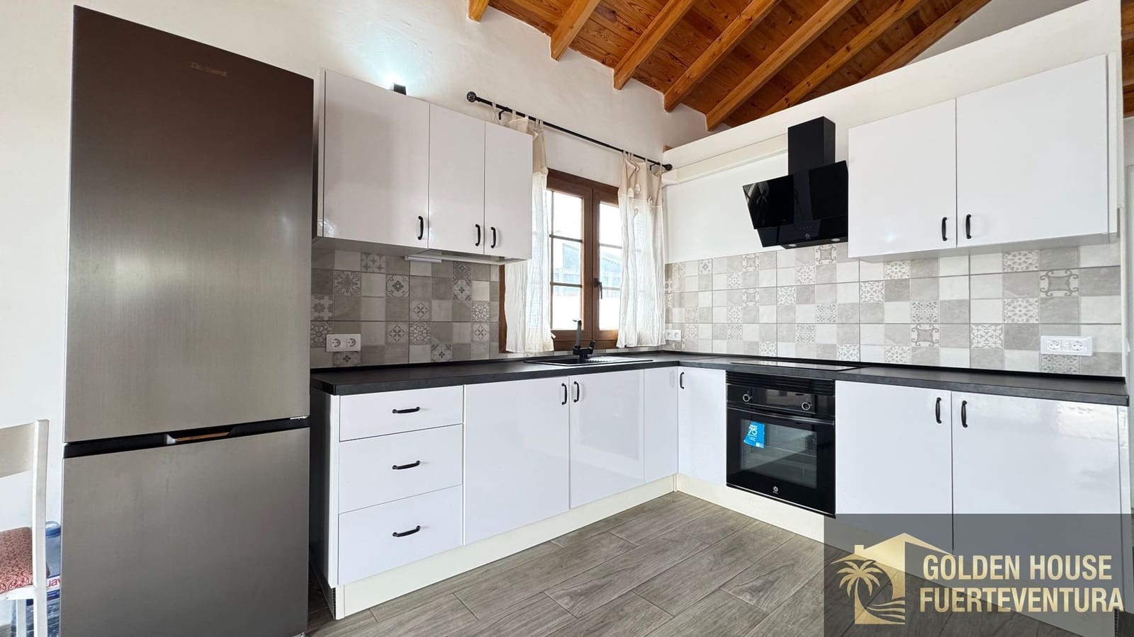 2 Zimmer Villa zu verkaufen in Antigua mit Pool Garage - 290.000 € (Ref: 9961996)