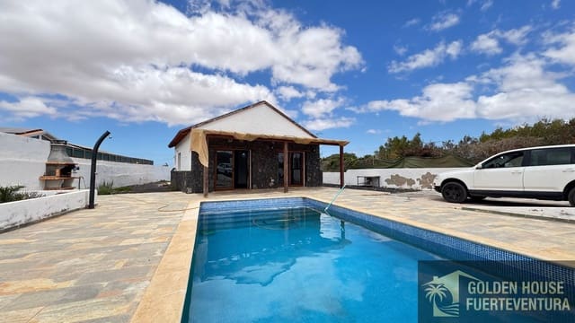 2 sypialnia Willa na sprzedaż w Antigua z basenem garażem - 290 000 € (Ref: 9961996)