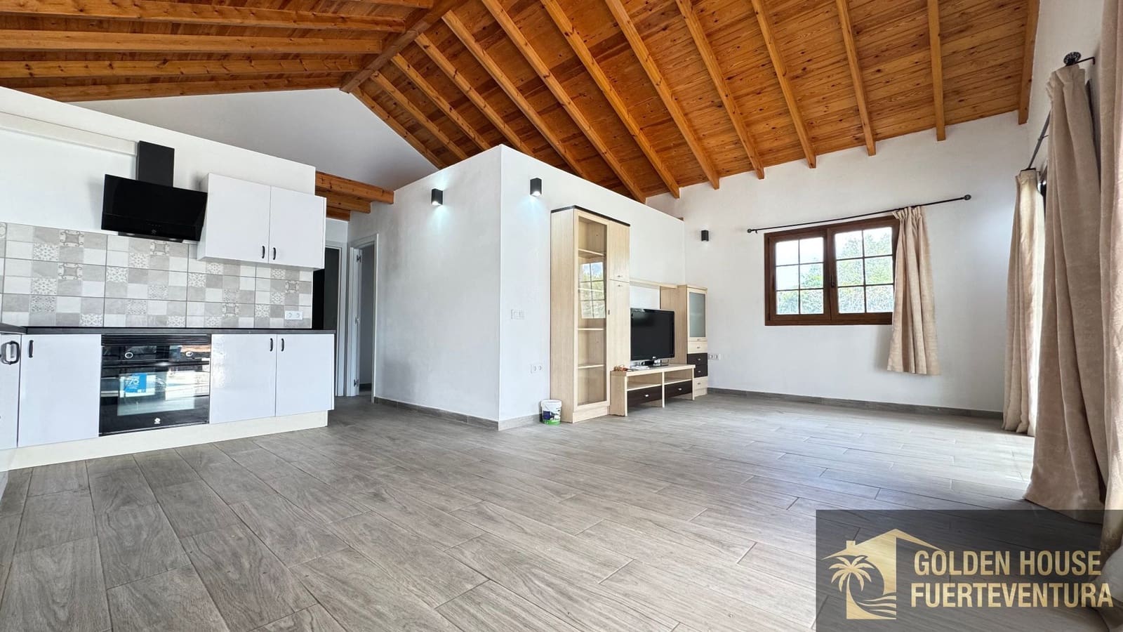 2 Zimmer Villa zu verkaufen in Antigua mit Pool Garage - 290.000 € (Ref: 9961996)
