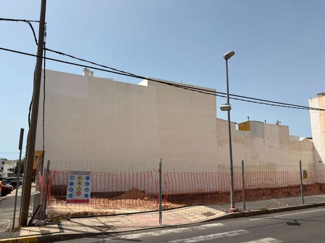 2 slaapkamer Flat te koop in Puerto del Rosario - € 190.600 (Ref: 9964782)