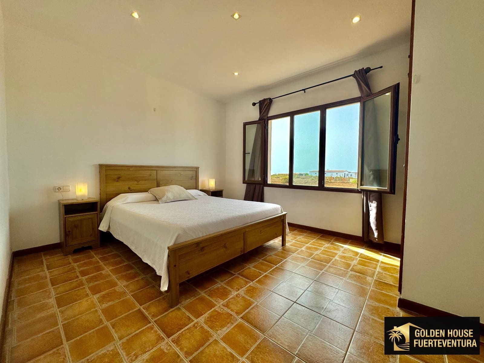 3 quarto Moradia para venda em Puerto del Rosario com garagem - 450 000 € (Ref: 9998089)