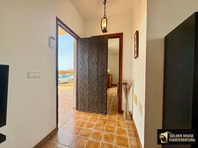 3 Zimmer Villa zu verkaufen in Puerto del Rosario mit Garage - 450.000 € (Ref: 9998089)