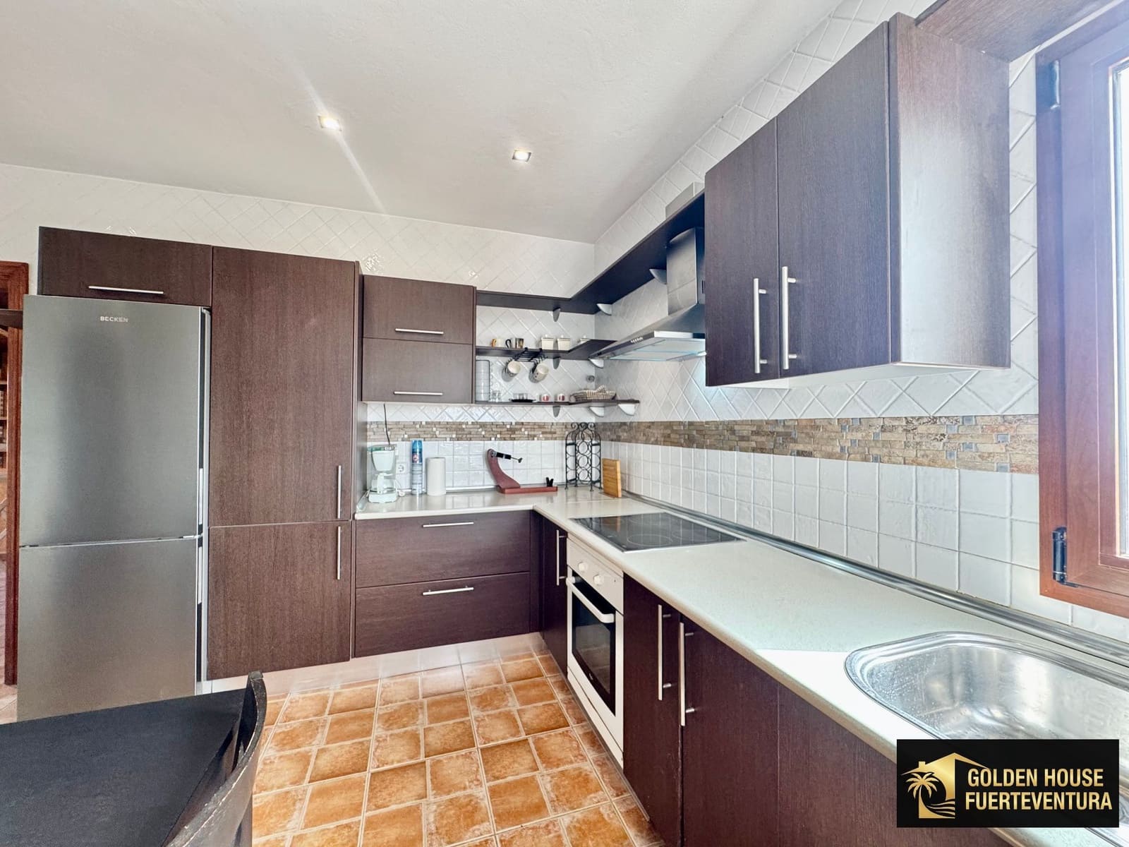 3 quarto Moradia para venda em Puerto del Rosario com garagem - 450 000 € (Ref: 9998089)