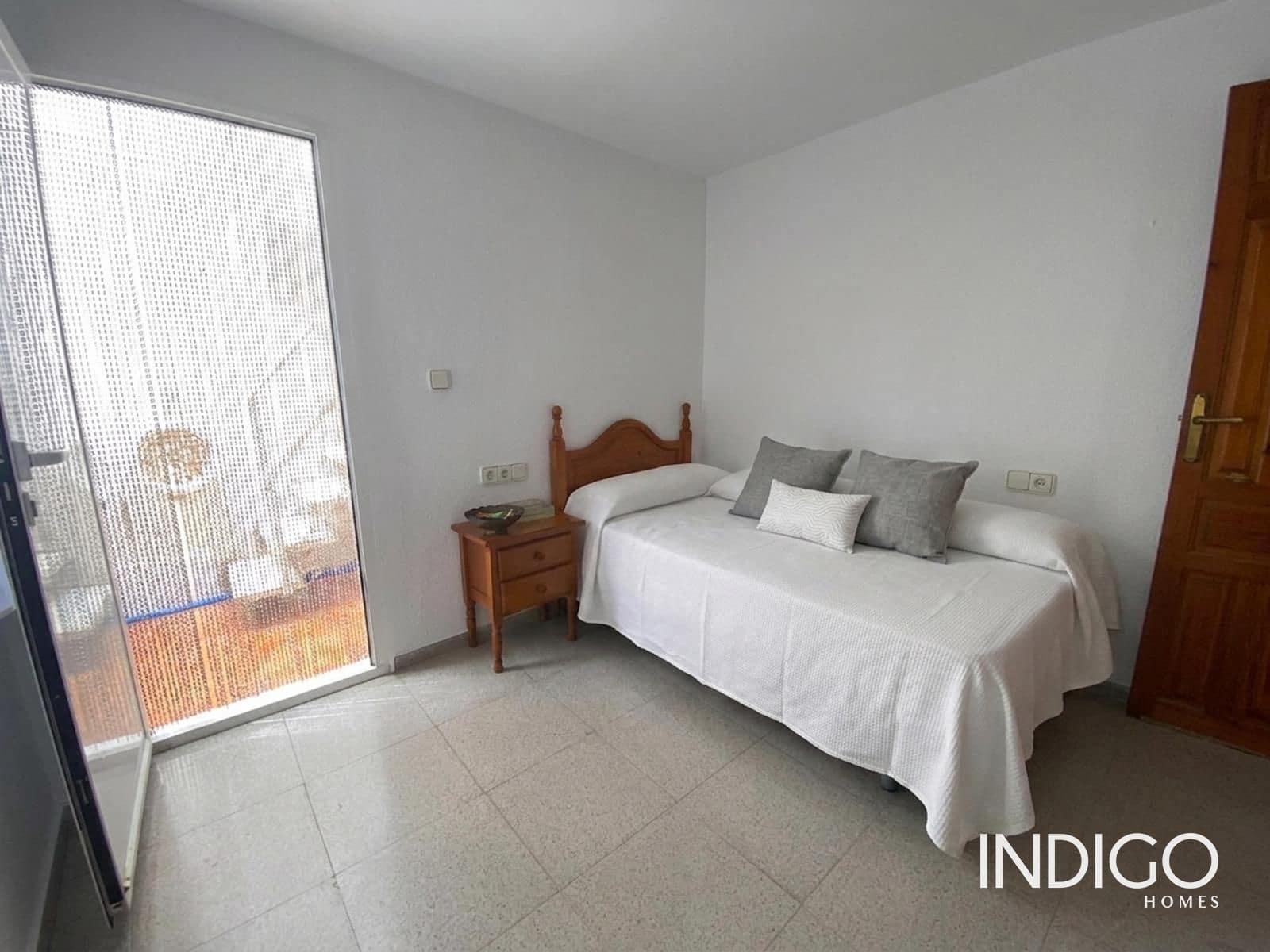 2 slaapkamer Huis te huur in Alicante stad - € 1.100 (Ref: 10034506)