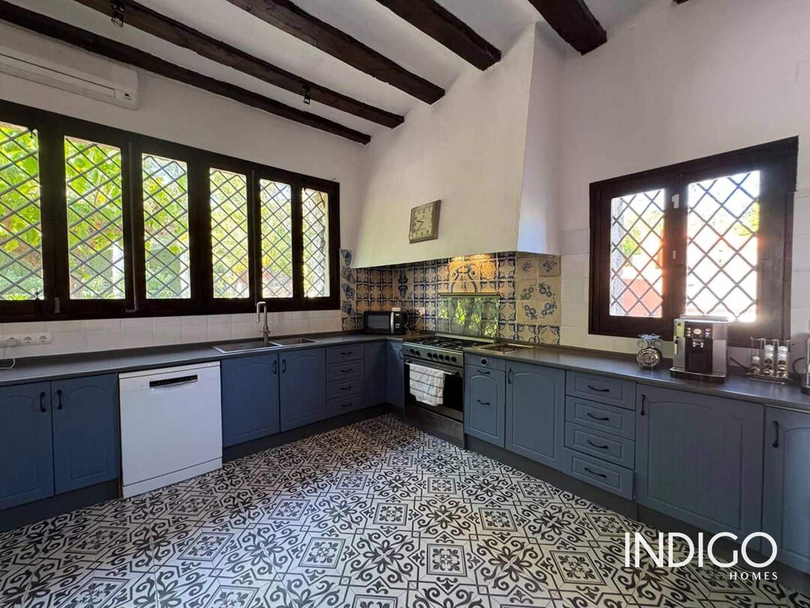 7 soverom Villa til salgs i Guadalest med svømmebasseng garasje - € 1 500 000 (Ref: 10136421)